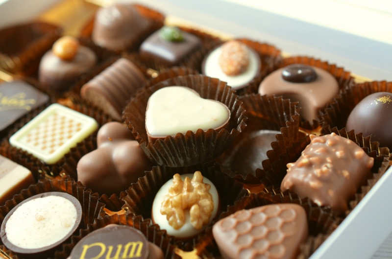 confiserie-LES ARCS-min_chocolates_food_candy_calories_nibble_chocolate_heart-782043